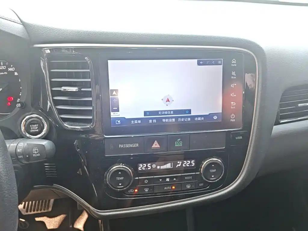 Mitsubishi Outlander — миниатюра 13
