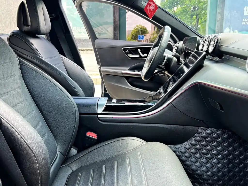 Mercedes-Benz C-Class — миниатюра 6