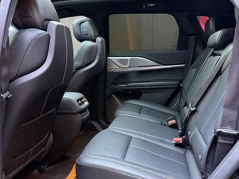Cadillac XT5 — миниатюра 9