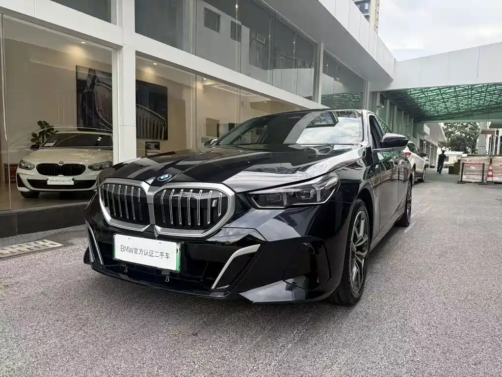 BMW i5