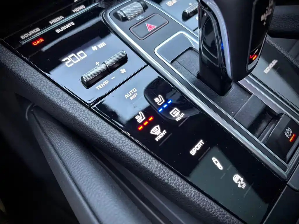 Porsche Cayenne — миниатюра 14