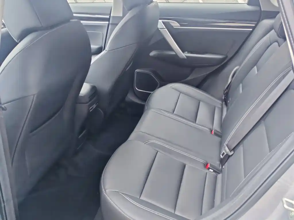 Geely Binyue — миниатюра 12