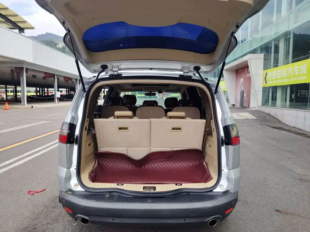 Ford Max — миниатюра 10