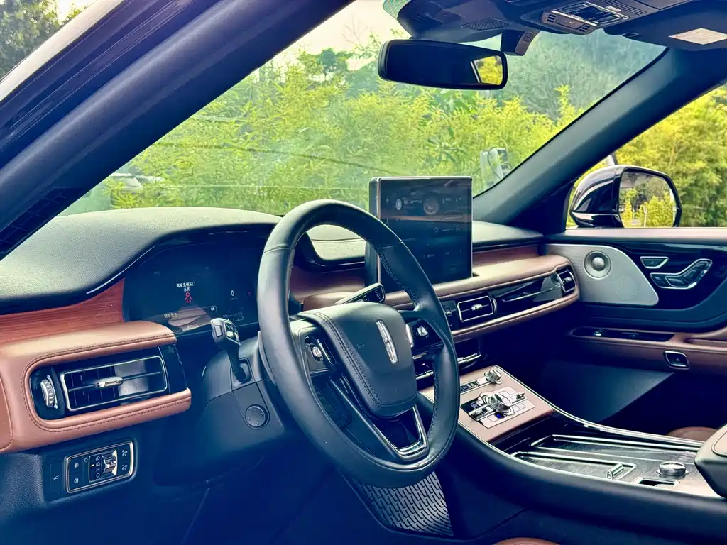 Lincoln Aviator — миниатюра 6