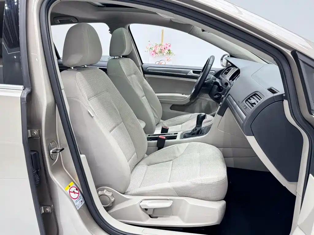 Volkswagen Golf — миниатюра 8