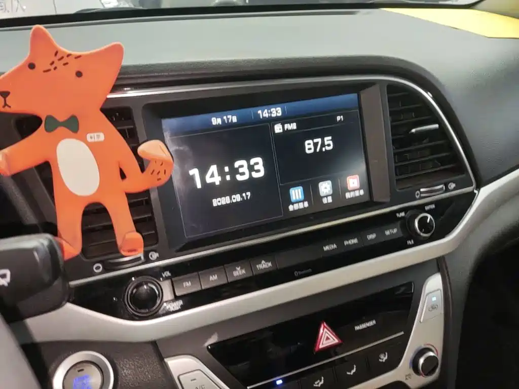 Hyundai Elantra — миниатюра 13