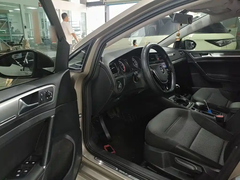 Volkswagen Golf — миниатюра 16