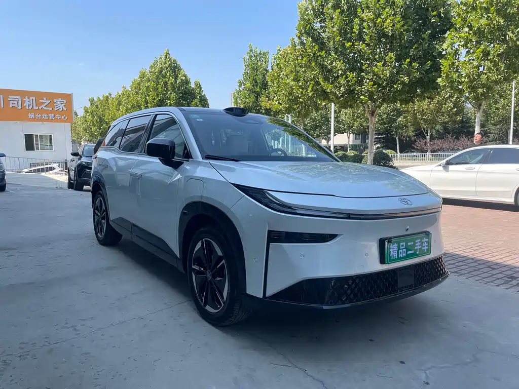 Toyota bZ3X — миниатюра 3