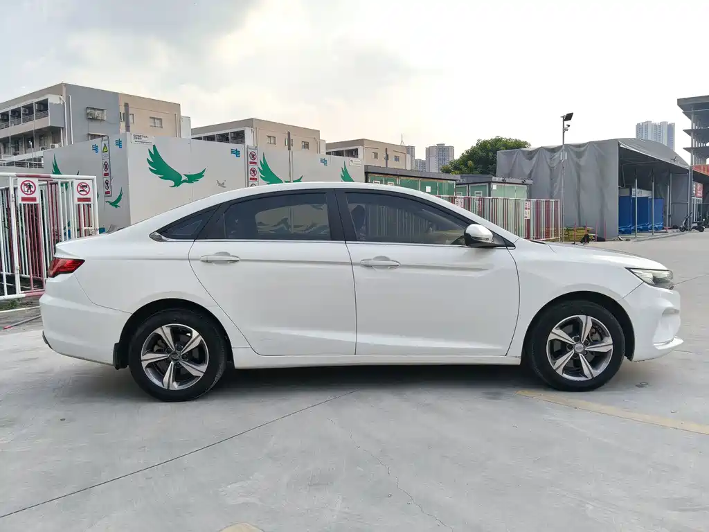 Geely Emgrand GL — миниатюра 8