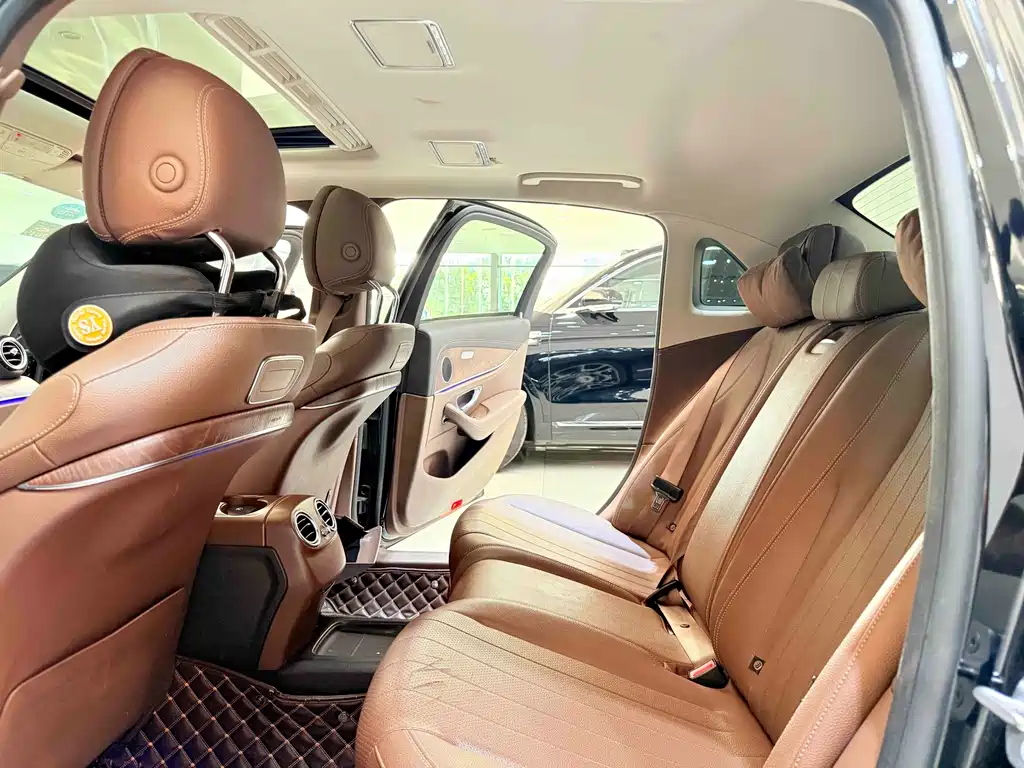 Mercedes-Benz E-Class — миниатюра 9
