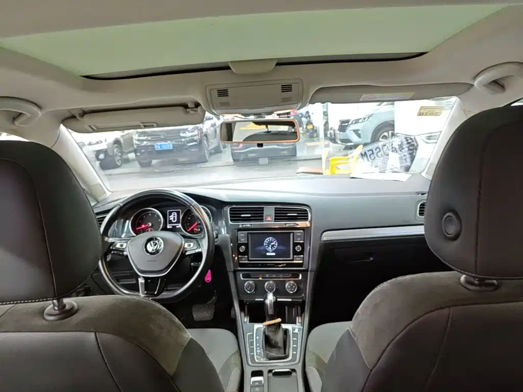 Volkswagen Golf — миниатюра 18