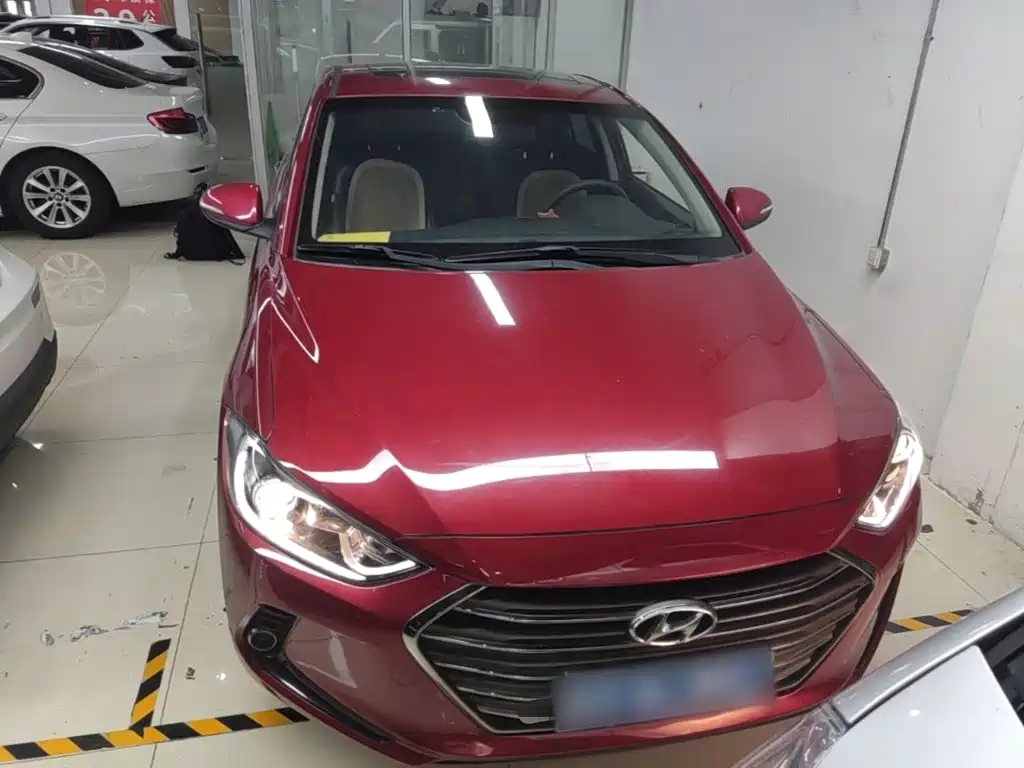 Hyundai Elantra — миниатюра 3
