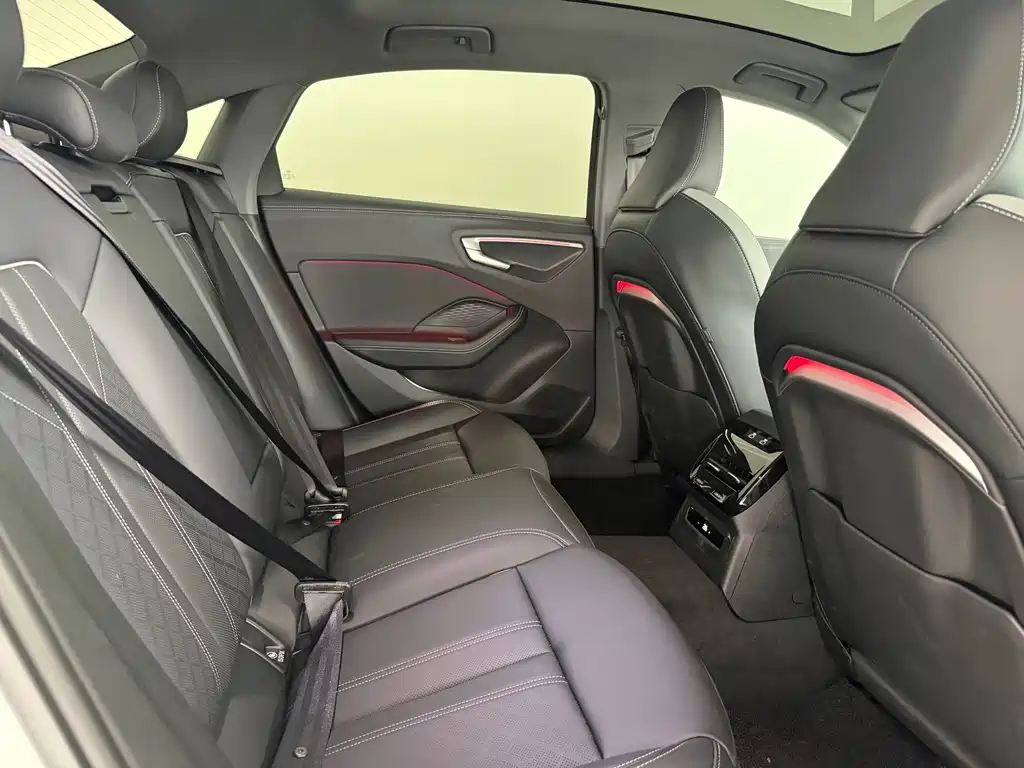 Audi A5L — миниатюра 8