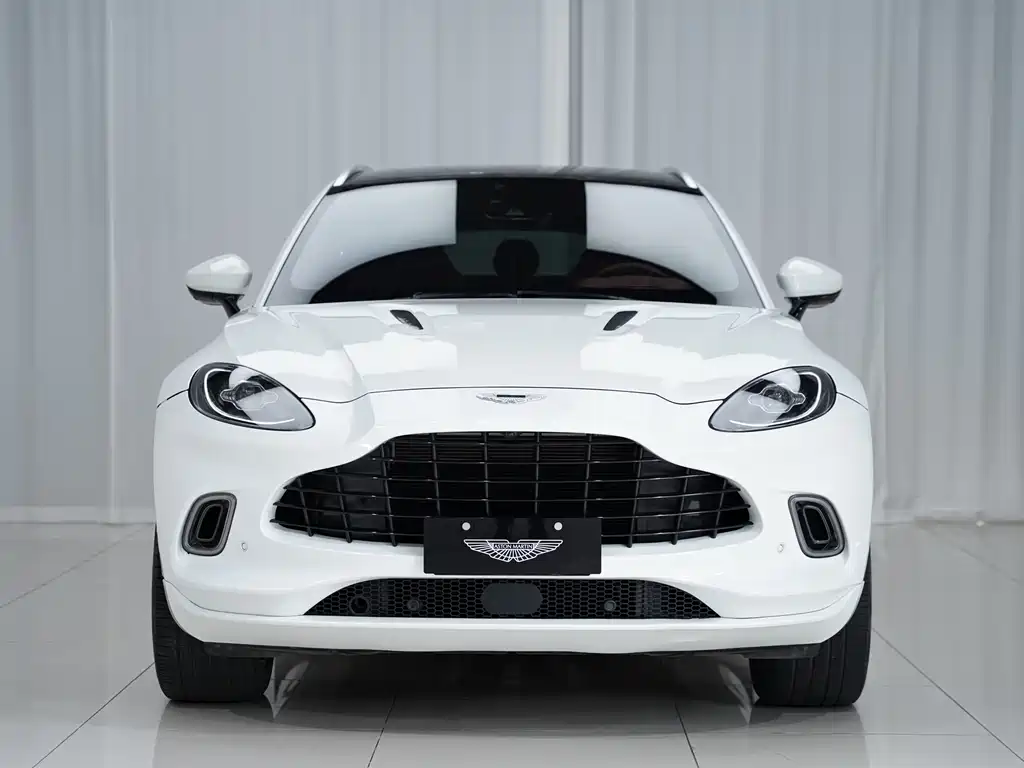 ASTON MARTIN DBX