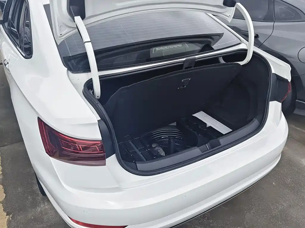 Volkswagen Sagitar — миниатюра 17