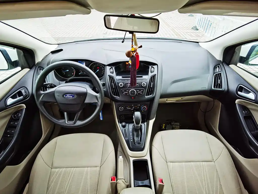 Ford Focus 2015 1.6L AT Comfort