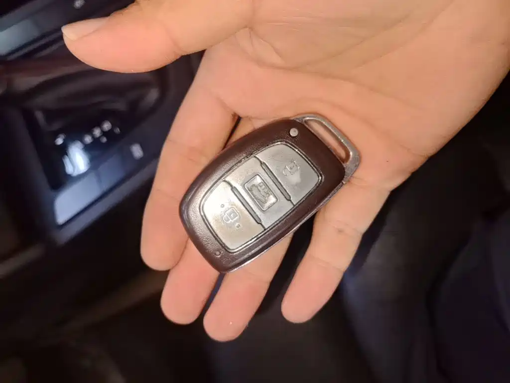 Hyundai Elantra — миниатюра 9