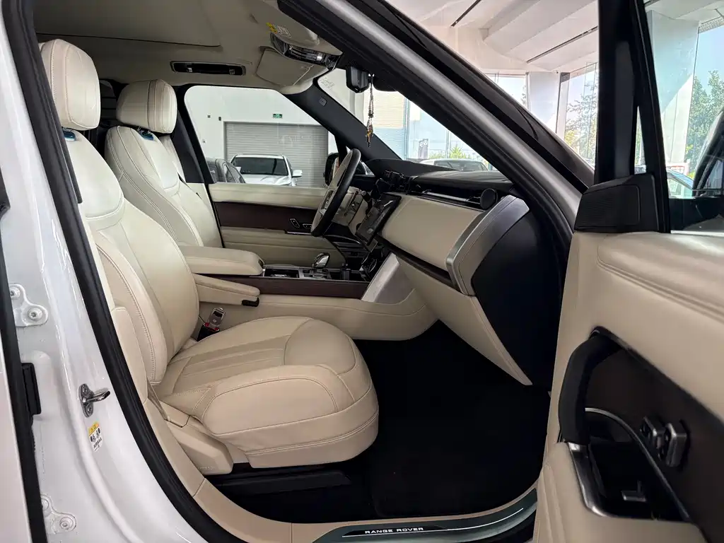 Land Rover Range Rover — миниатюра 17
