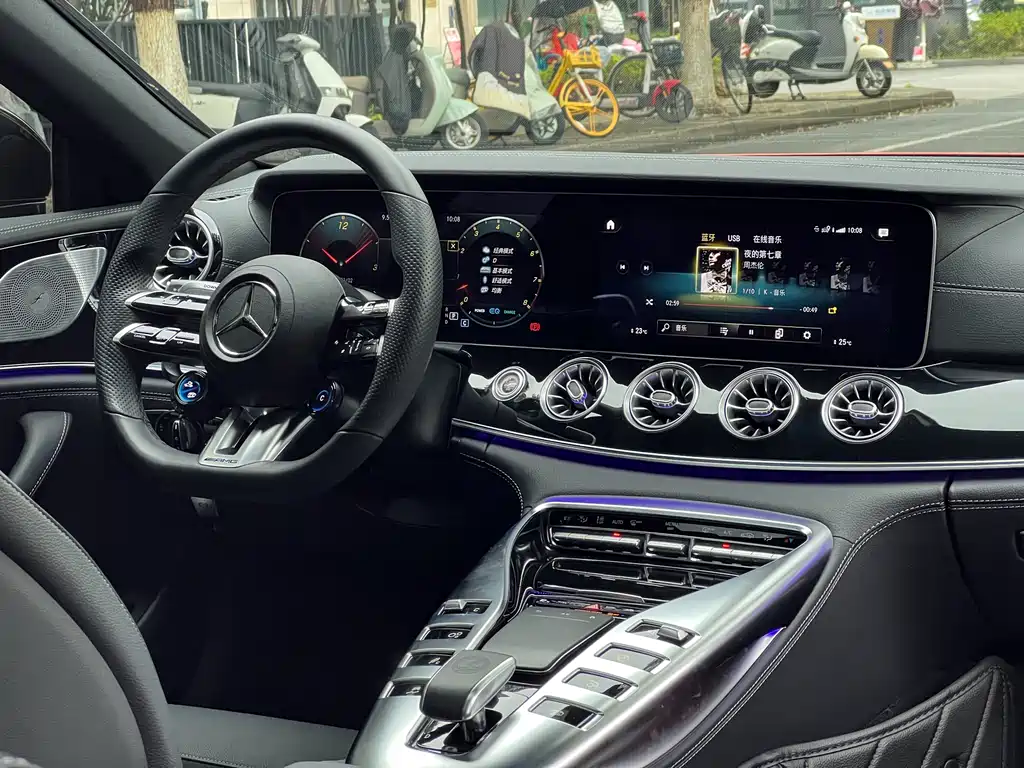 MERCEDES-BENZ AMG GT