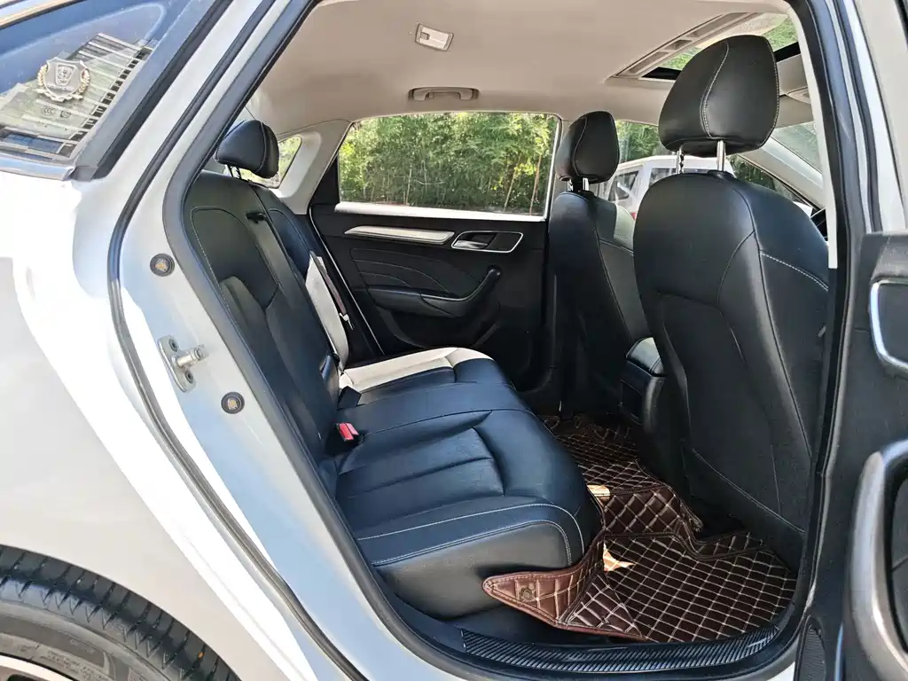 Roewe i6 Classic 20T Auto Flagship Edition, фото 12