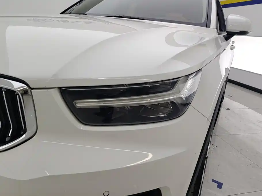Volvo XC40 — миниатюра 5