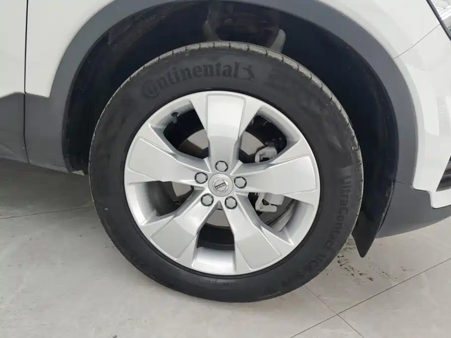 Volvo XC40 — миниатюра 6