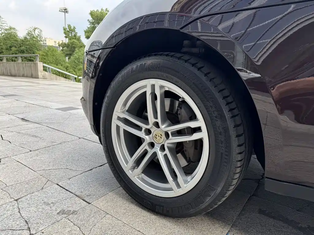 Porsche Macan — миниатюра 12