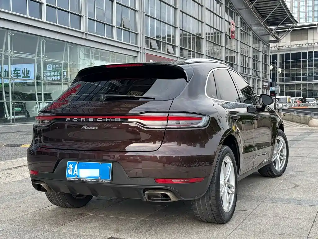 Porsche Macan — миниатюра 4