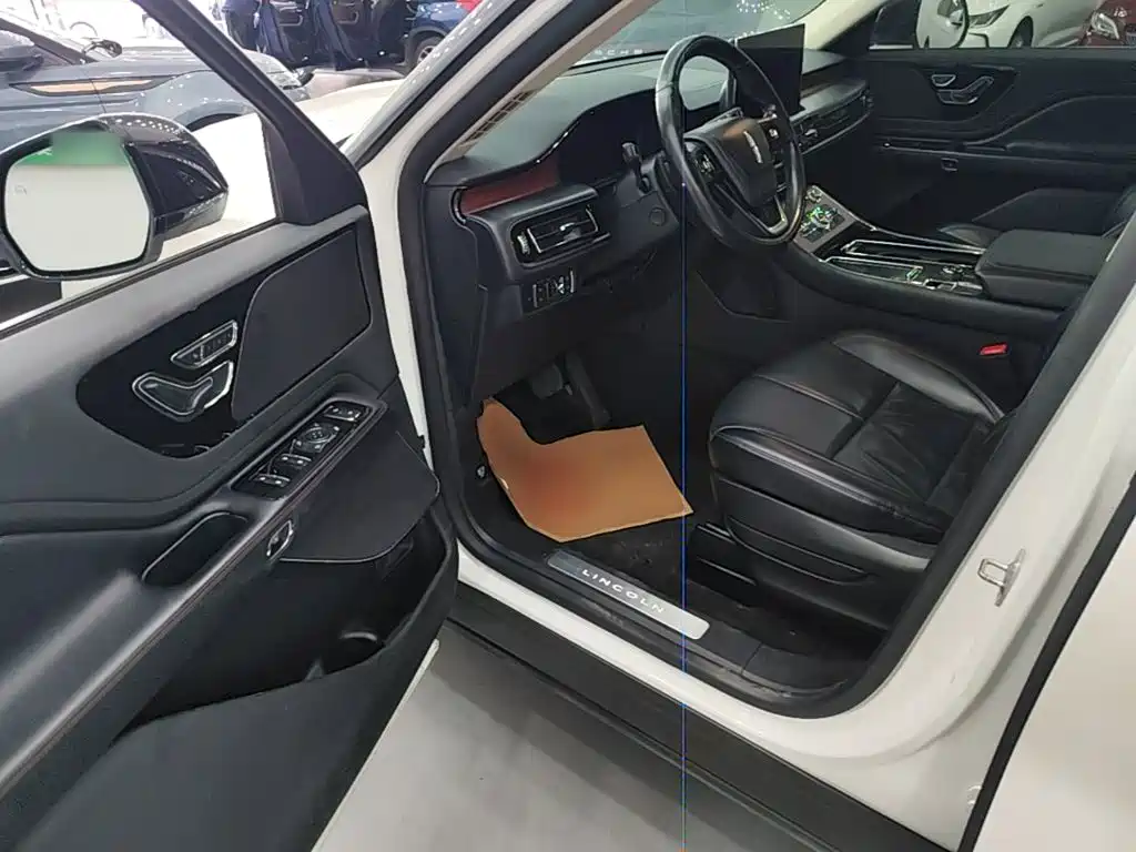 Lincoln Aviator — миниатюра 16