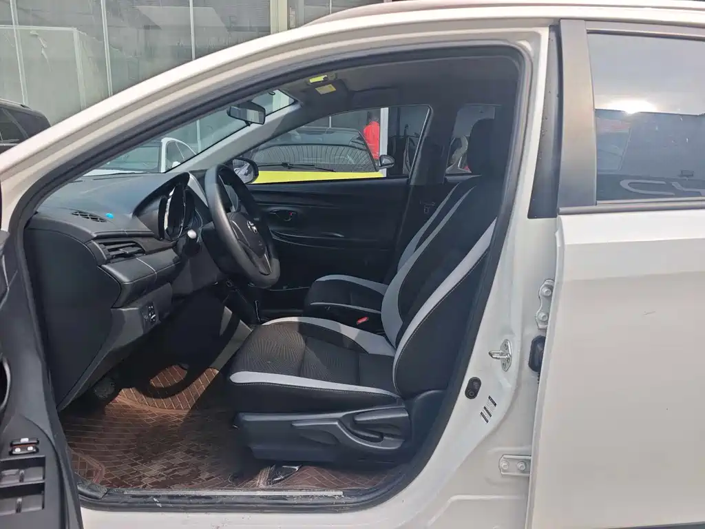 TOYOTA YARIS L ZHIXUAN