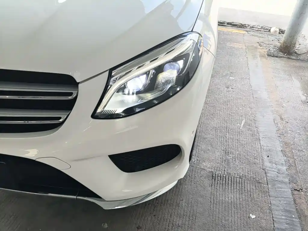 Mercedes-Benz GLE (Import) — миниатюра 24