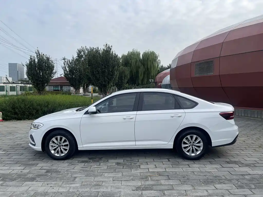 Volkswagen Lavida — миниатюра 5