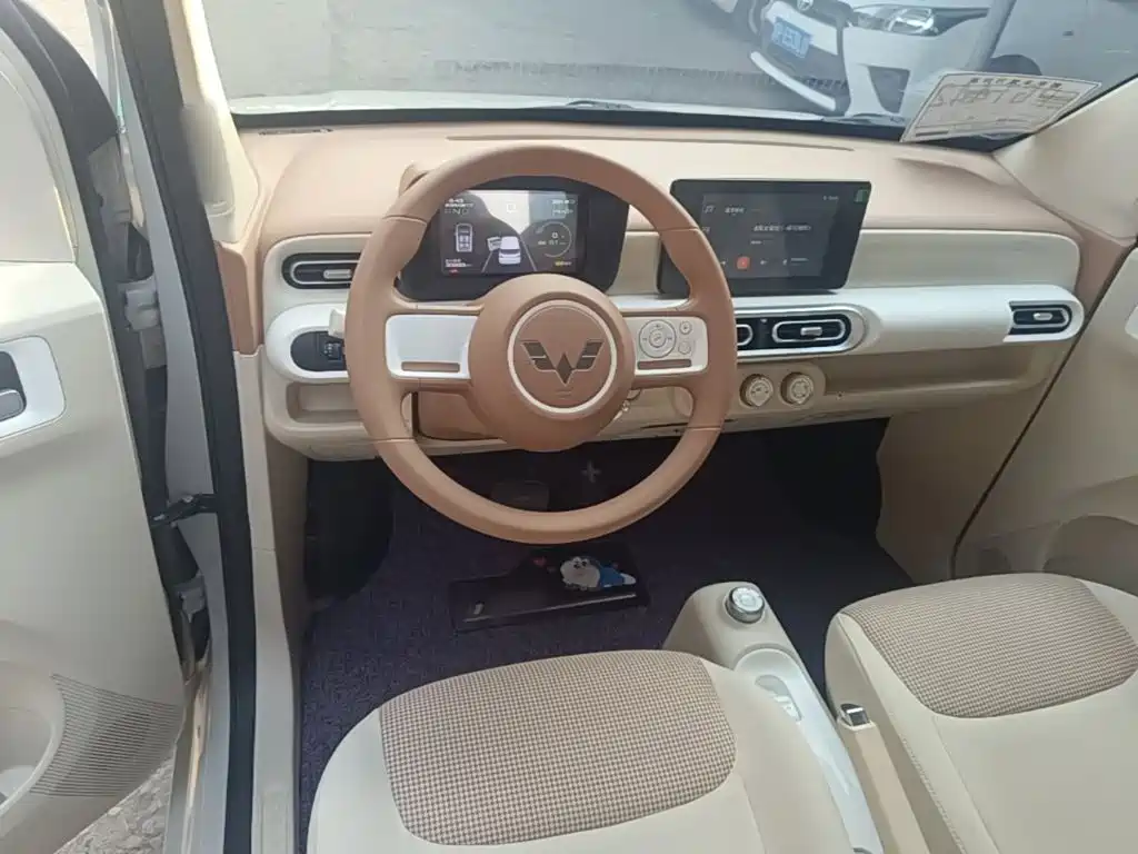 Wuling MINIEV — миниатюра 10