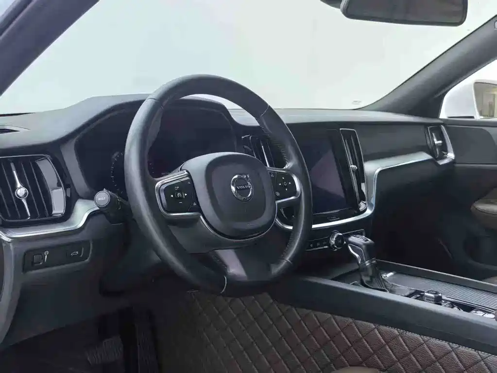 Volvo S60 — миниатюра 10