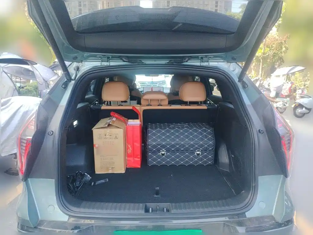 Geely Boyue L — миниатюра 15