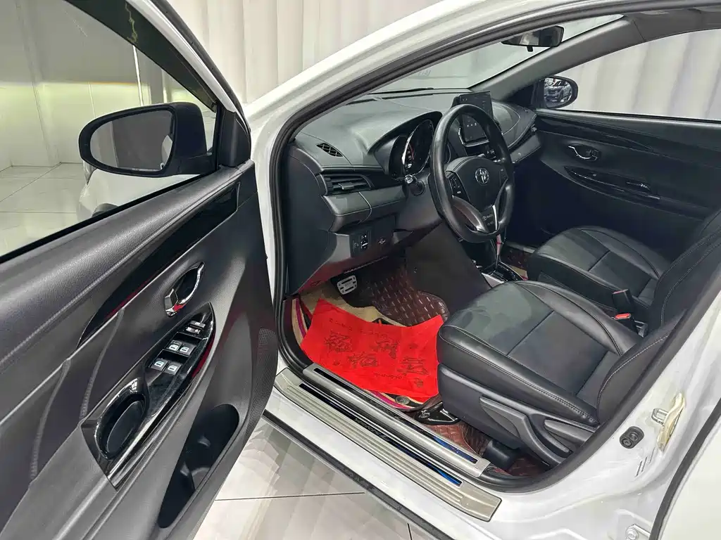 Toyota Yaris L — миниатюра 7