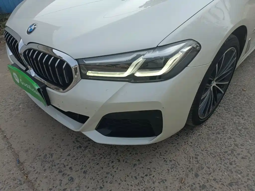 BMW 5 Series — миниатюра 24