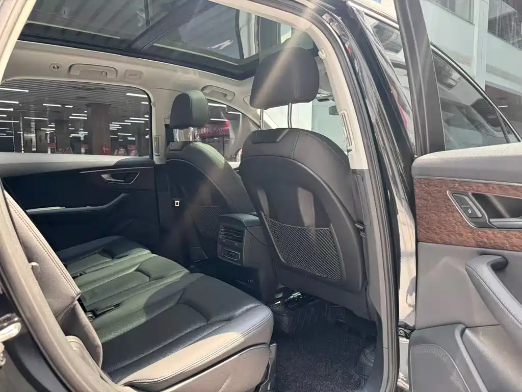 Audi Q7 — миниатюра 19