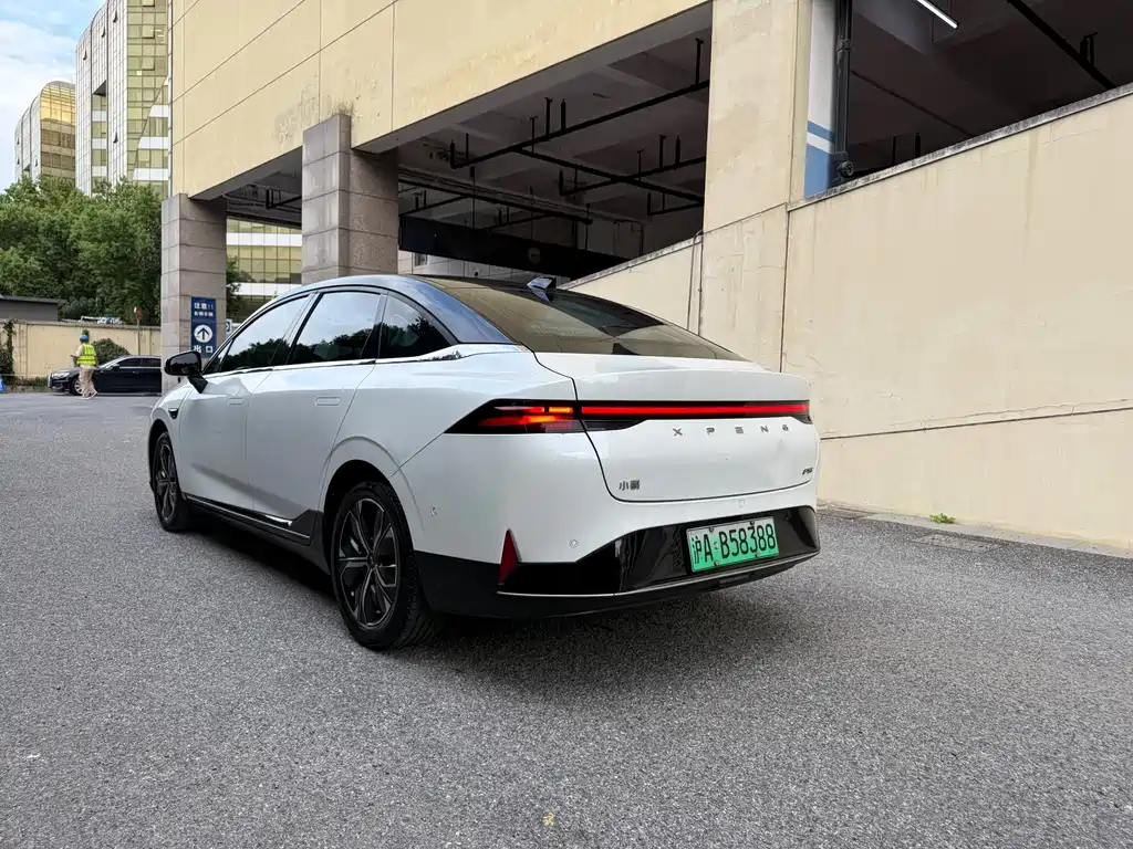 XPeng P5 — миниатюра 9