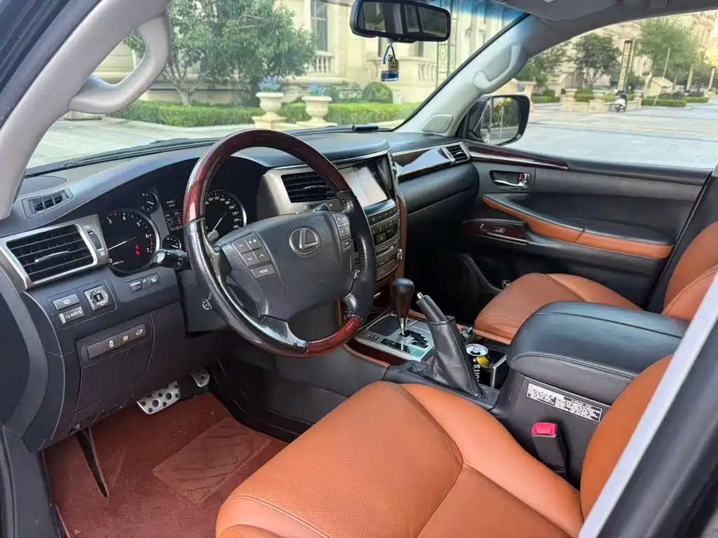 Lexus LX — миниатюра 6