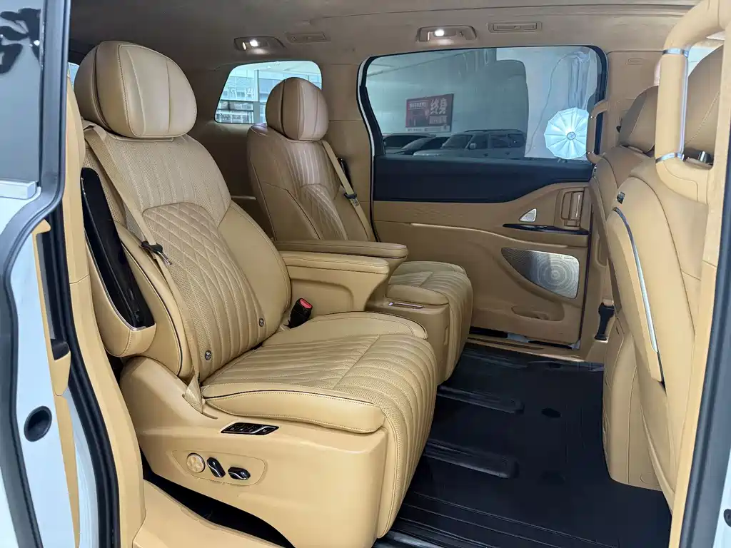 Voyah Dreamer PHEV Ultra Long Range Flagship Edition, фото 22