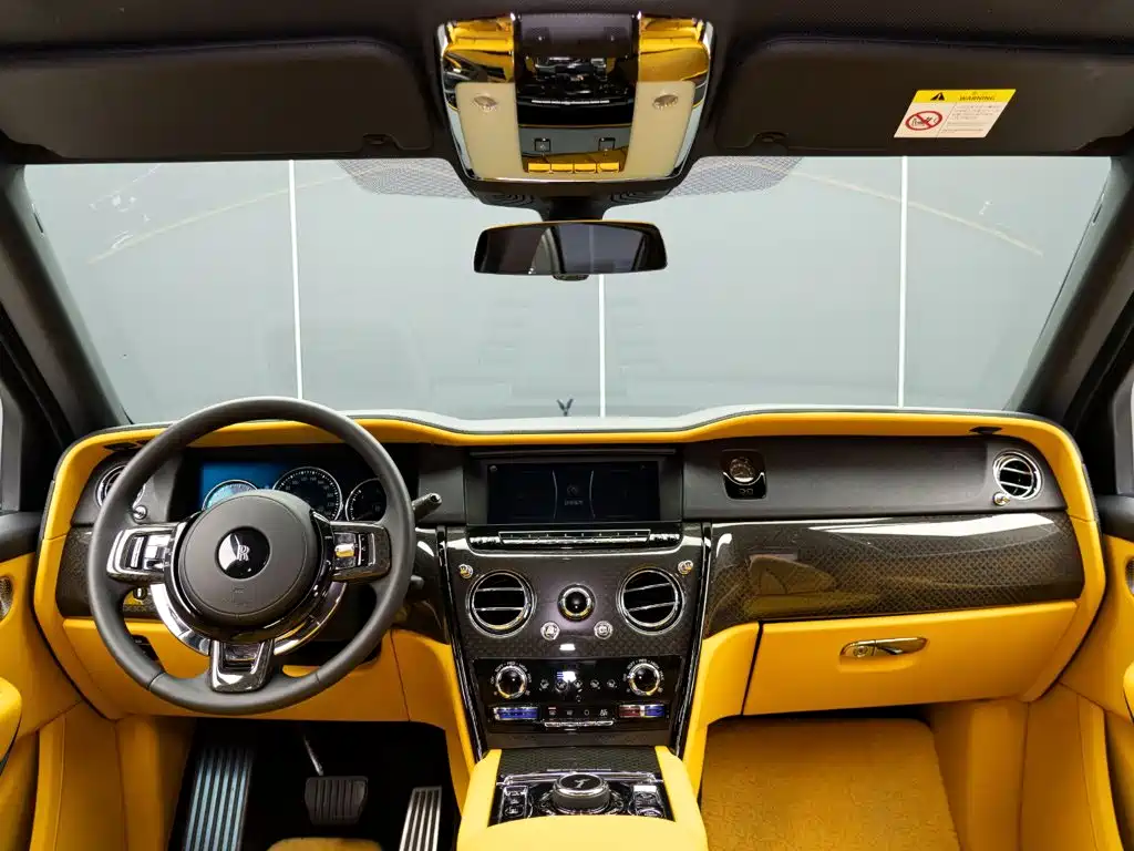 Rolls-Royce Cullinan — миниатюра 21