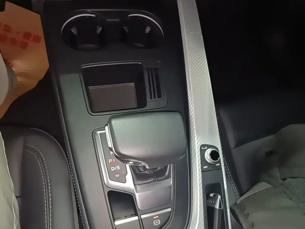 Audi A4L — миниатюра 14