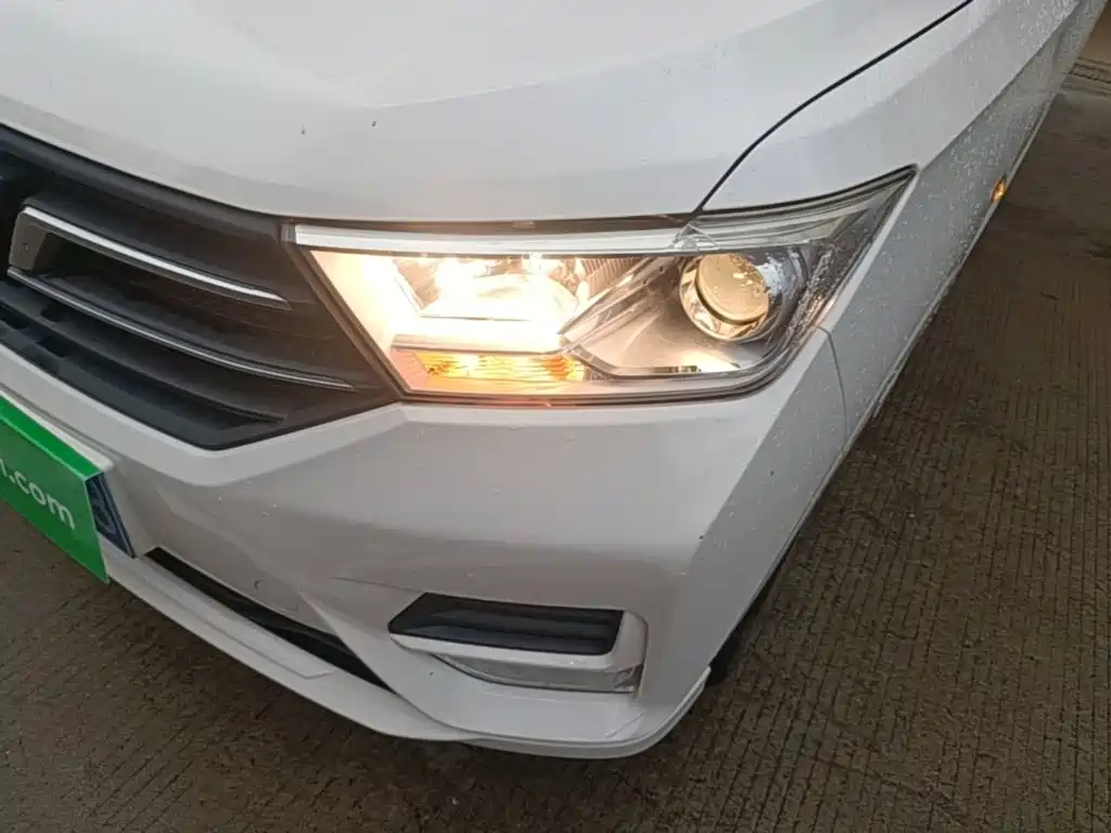Wuling Hongguang — миниатюра 24
