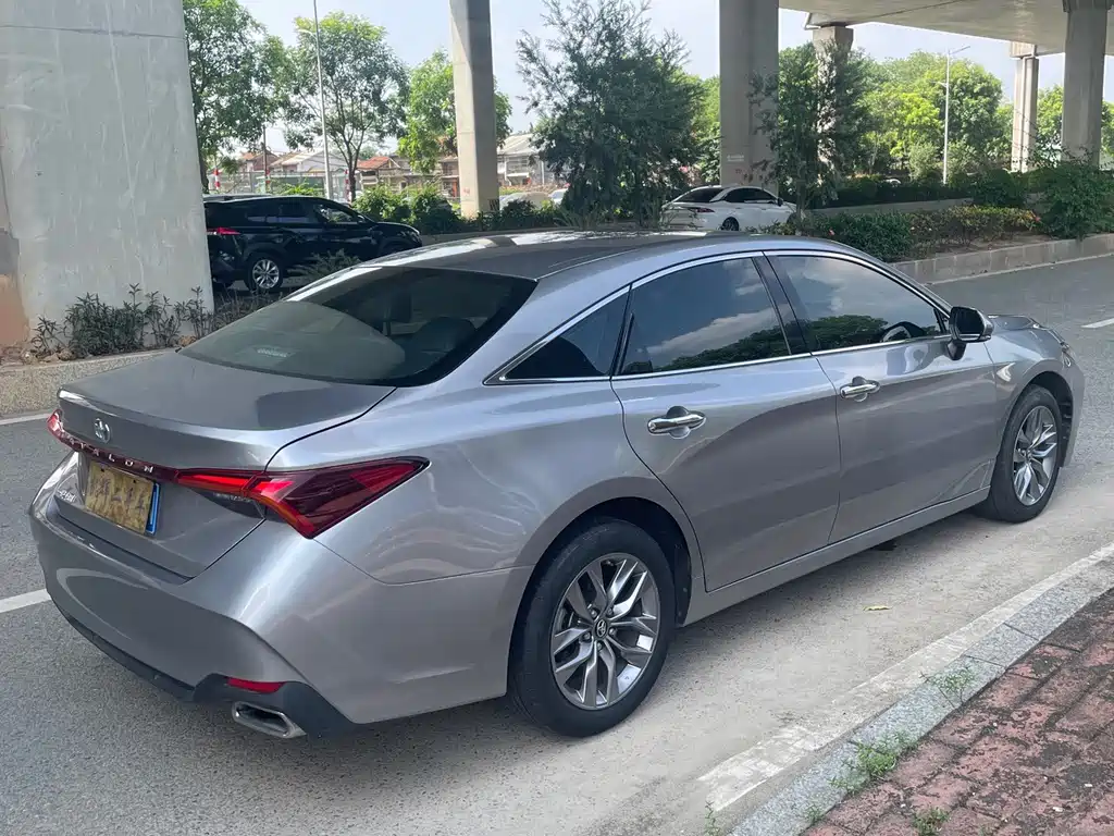 Toyota Avalon — миниатюра 11