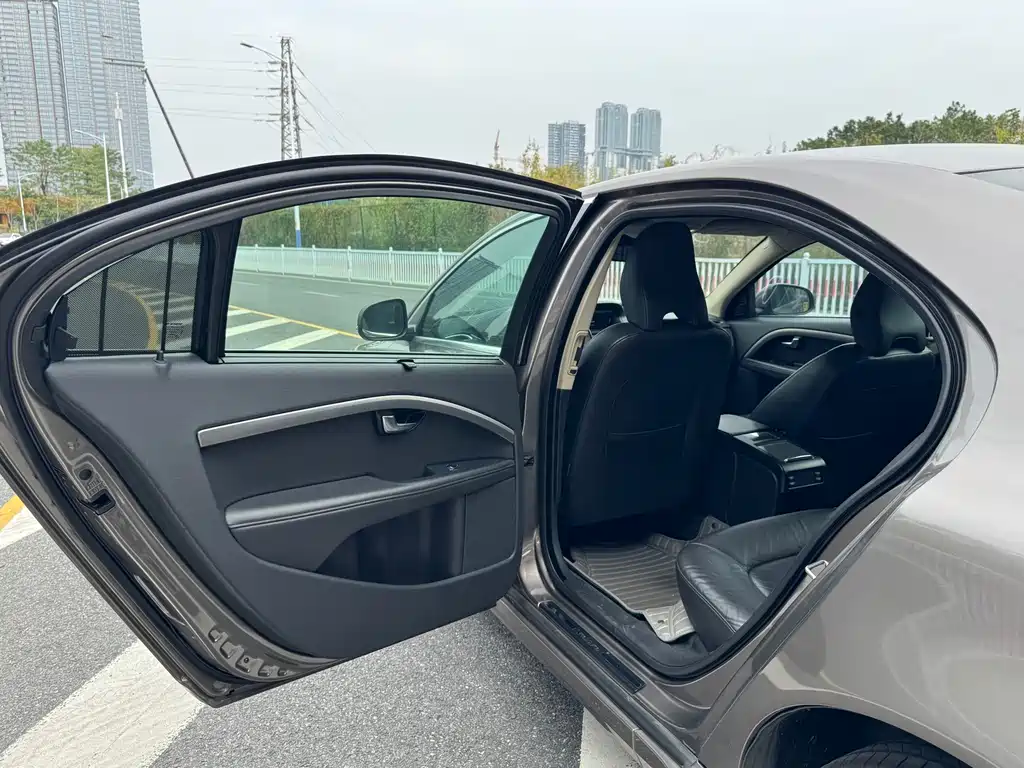 Volvo S80L — миниатюра 11