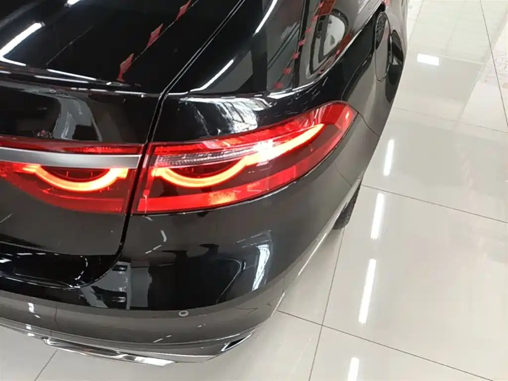 Jaguar XFL 2024 2.0T P250 Premium Luxury