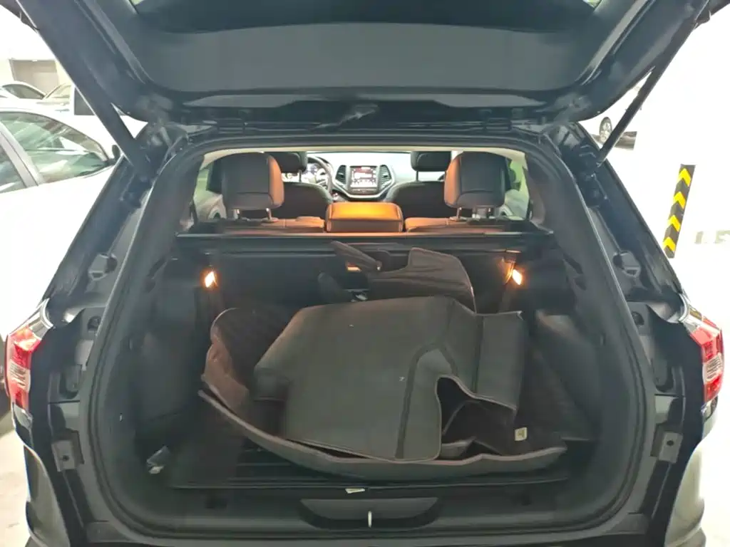 Jeep Cherokee — миниатюра 19