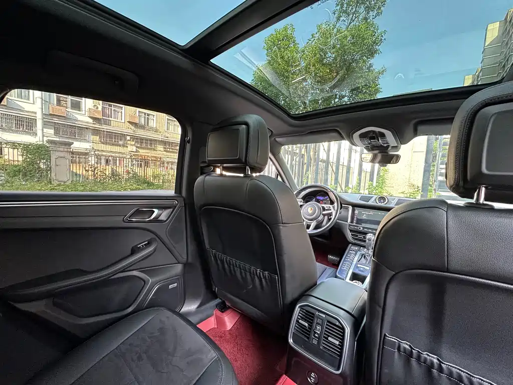 Porsche Macan — миниатюра 14
