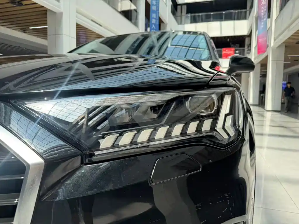 Audi Q7 — миниатюра 21
